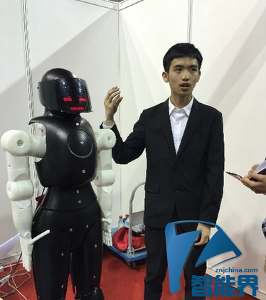 我國大學(xué)生打造手語機器人，幫助聽障人士正常交流