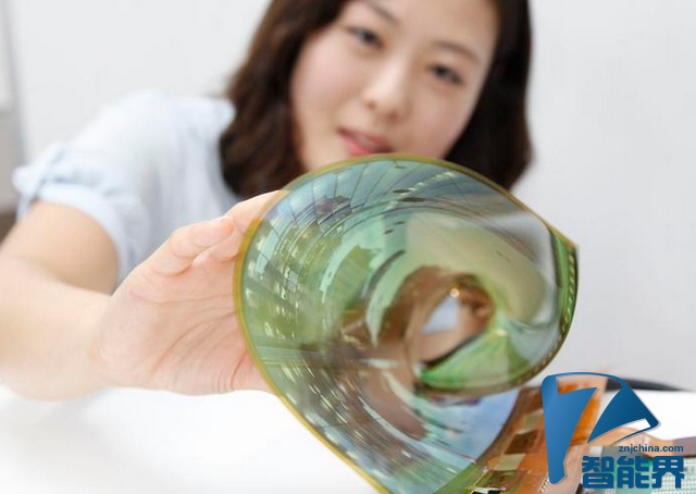 又一個(gè)驚喜！LG推出卷軸式顯示屏