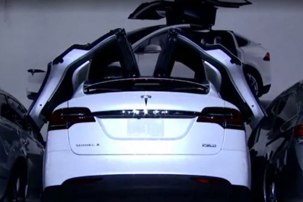 續(xù)航里程為413km 特斯拉Model X正式發(fā)布