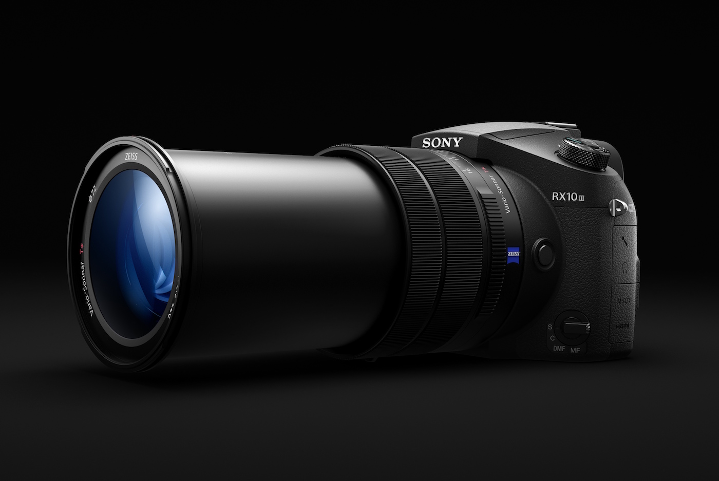 等效 600mm 望遠(yuǎn)的索尼 RX10M3 現(xiàn)身；FE 50mm f/1.8 定焦與更望遠(yuǎn)的新鏡也登場