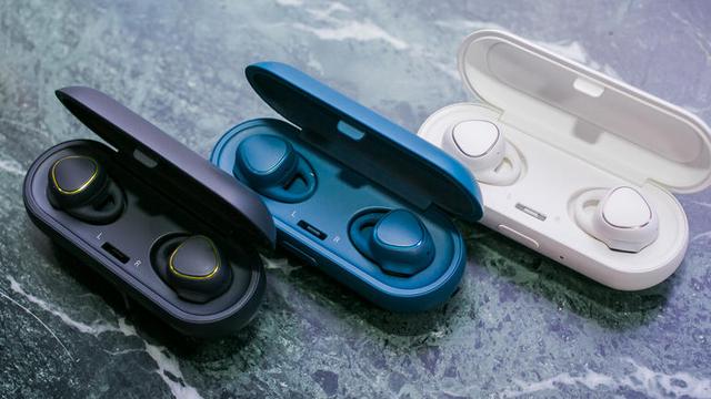 三星超便攜的Gear IconX運(yùn)動(dòng)藍(lán)牙耳機(jī)開(kāi)賣了