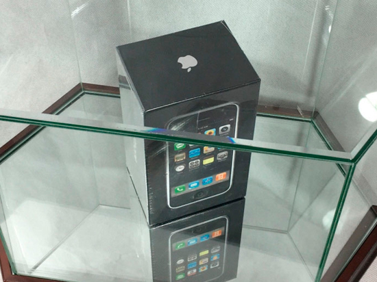 初代未拆封iPhone售價(jià)超10萬 信仰粉要來一臺(tái)嗎？