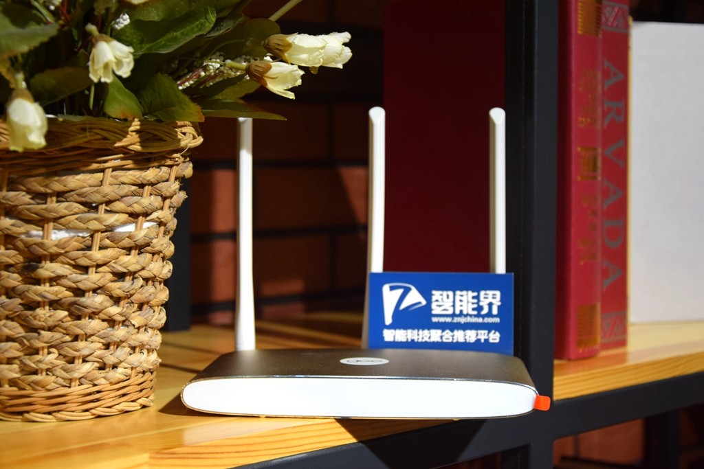 實(shí)力與顏值，穩(wěn)中求勝的極路由3細(xì)品