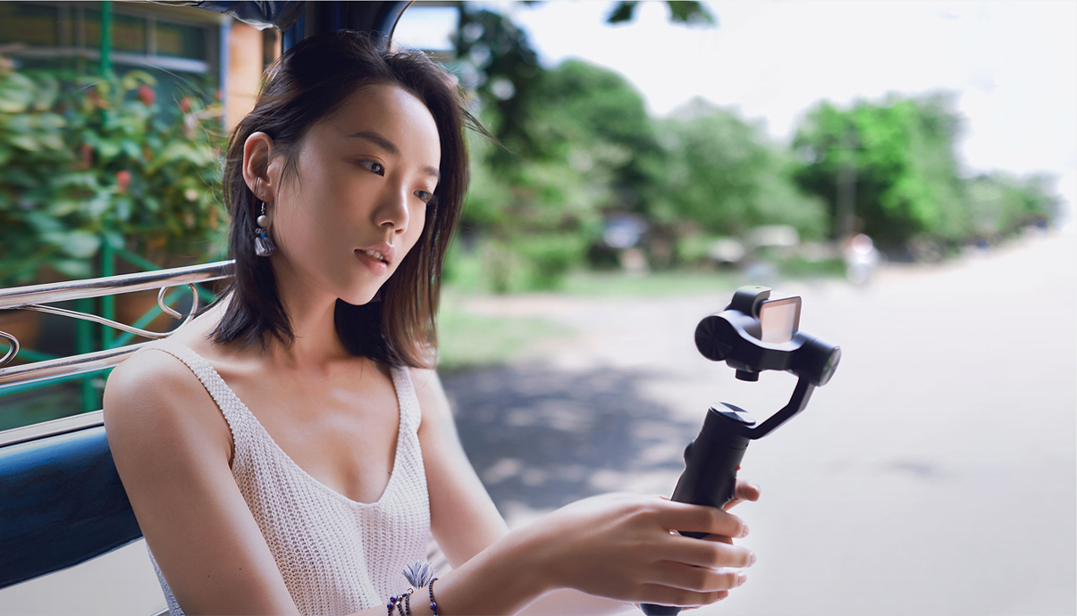 三軸防抖長續(xù)航 699元米家小相機(jī)手持云臺發(fā)布