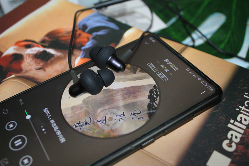 時(shí)尚而有動感，把好音樂隨時(shí)待在身邊-1MORE Stylish 雙動圈入耳式耳機(jī)