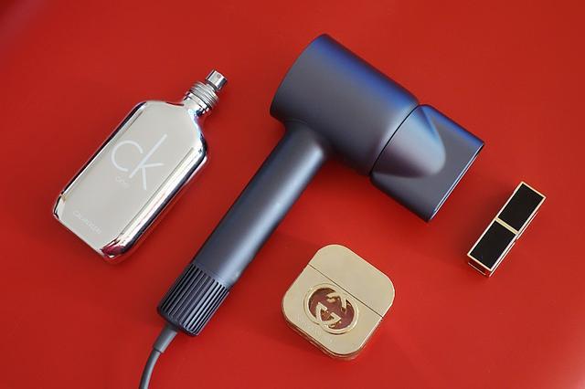 直白高速吹風(fēng)機(jī)上手體驗(yàn)，可媲美戴森？