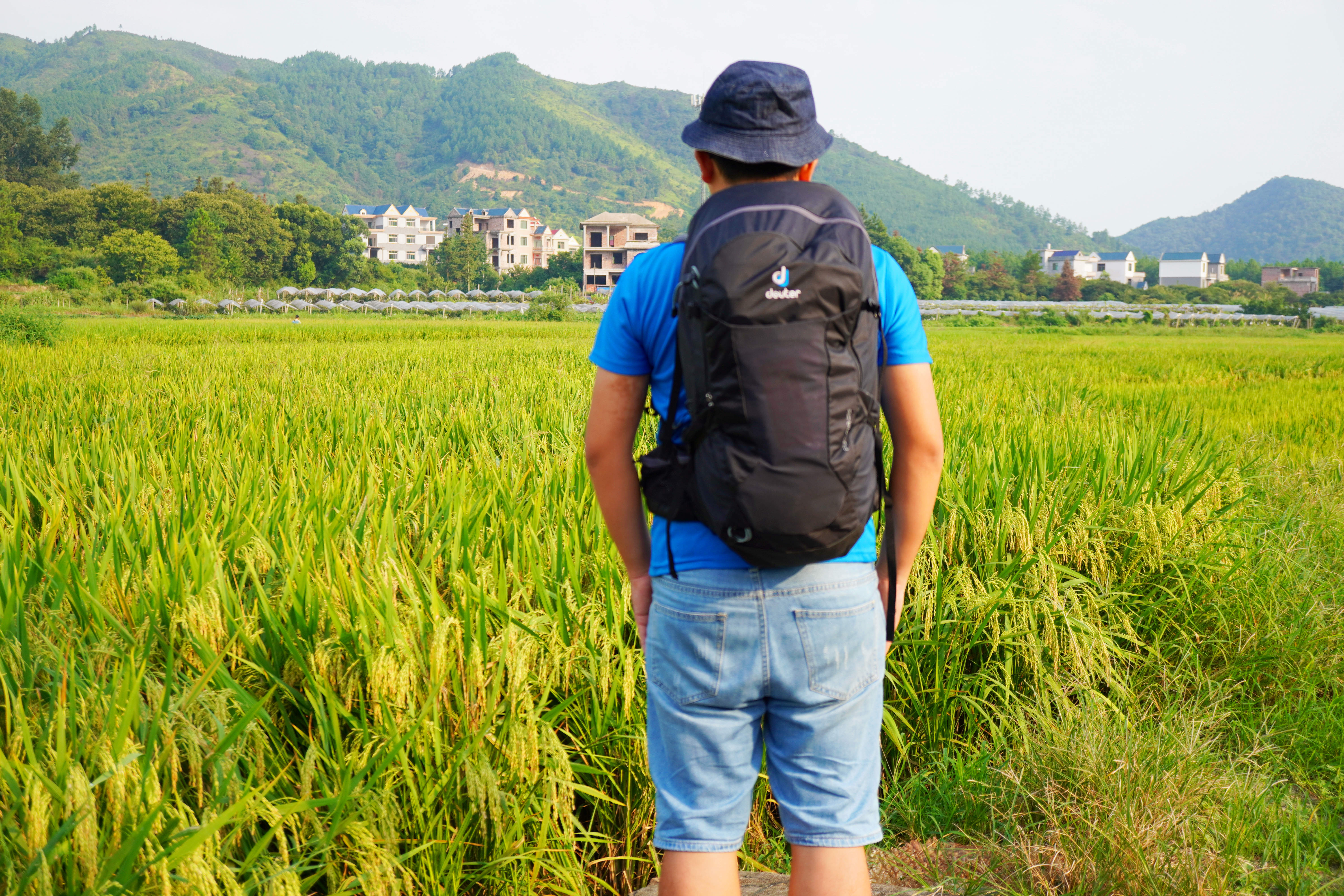 有容乃大，輕便上身——多特福特拉HIKING徒步旅行28L雙肩背包