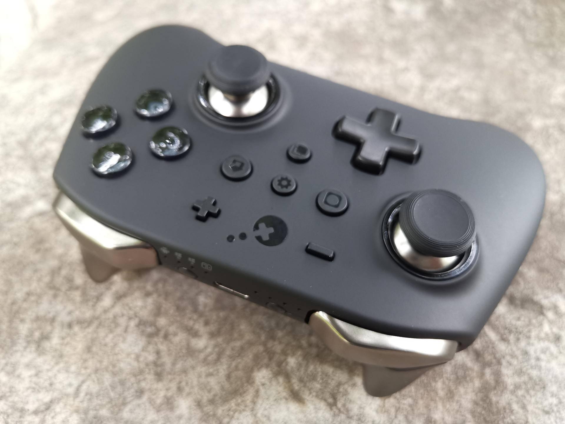 谷粒金剛PRO手柄：一機(jī)通吃PC、Switch、手游、電視