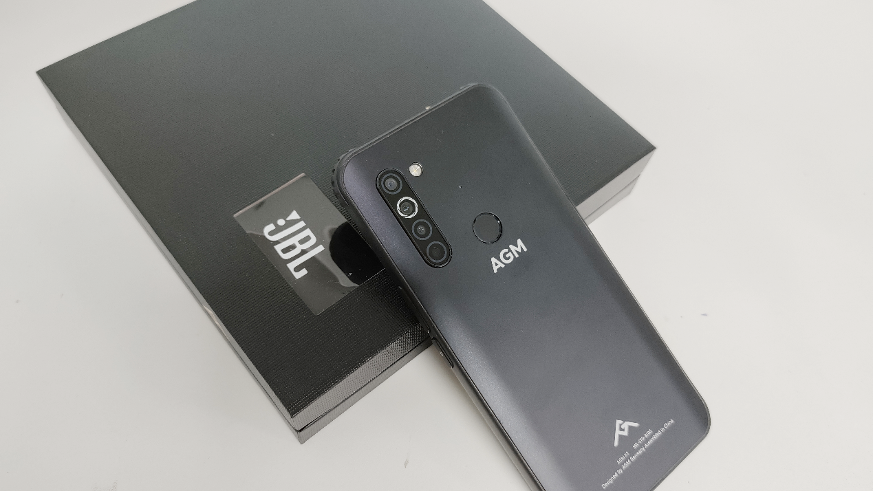 AGM X5，示范如何做出極具差異化的5G手機(jī)
