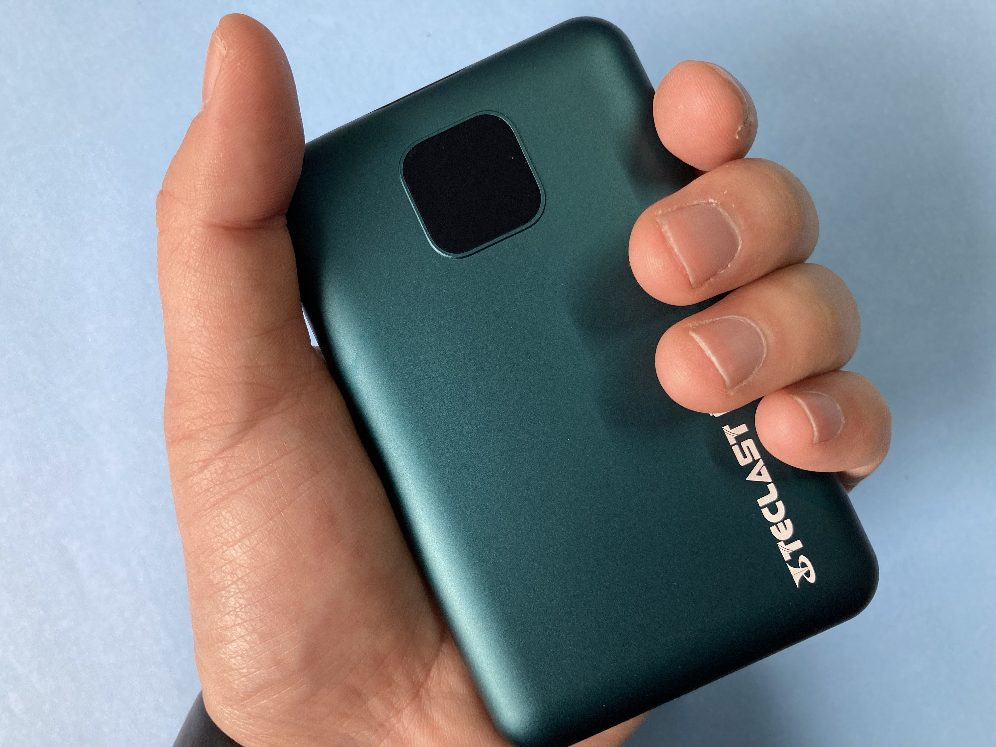 臺電X10 Pro，看一眼就會愛上的移動電源