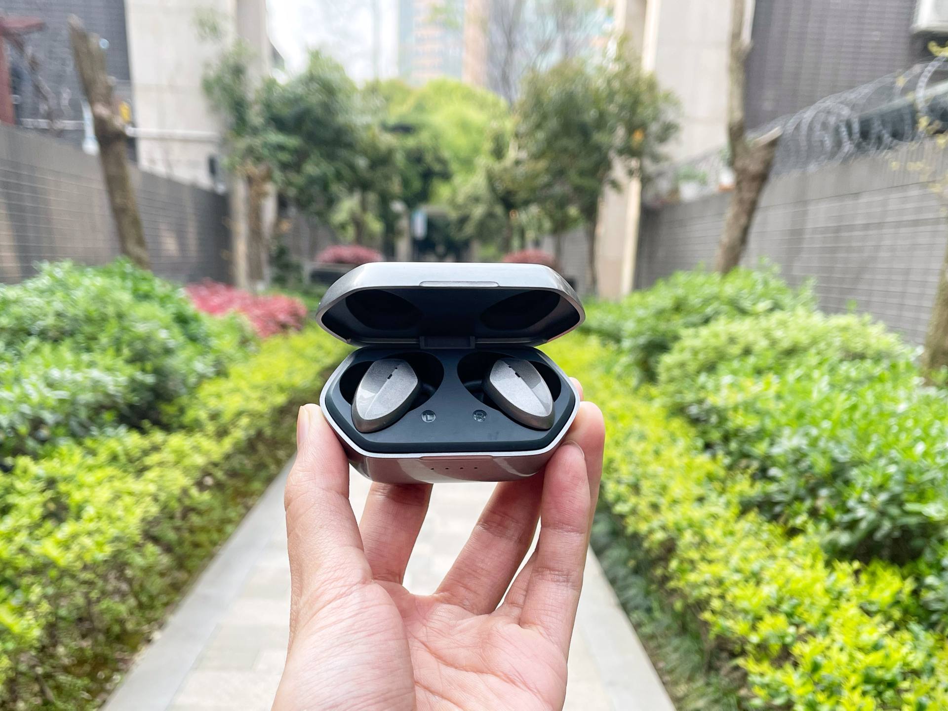 降噪體驗再升級——dyplay ANC Elite降噪耳機了解一下