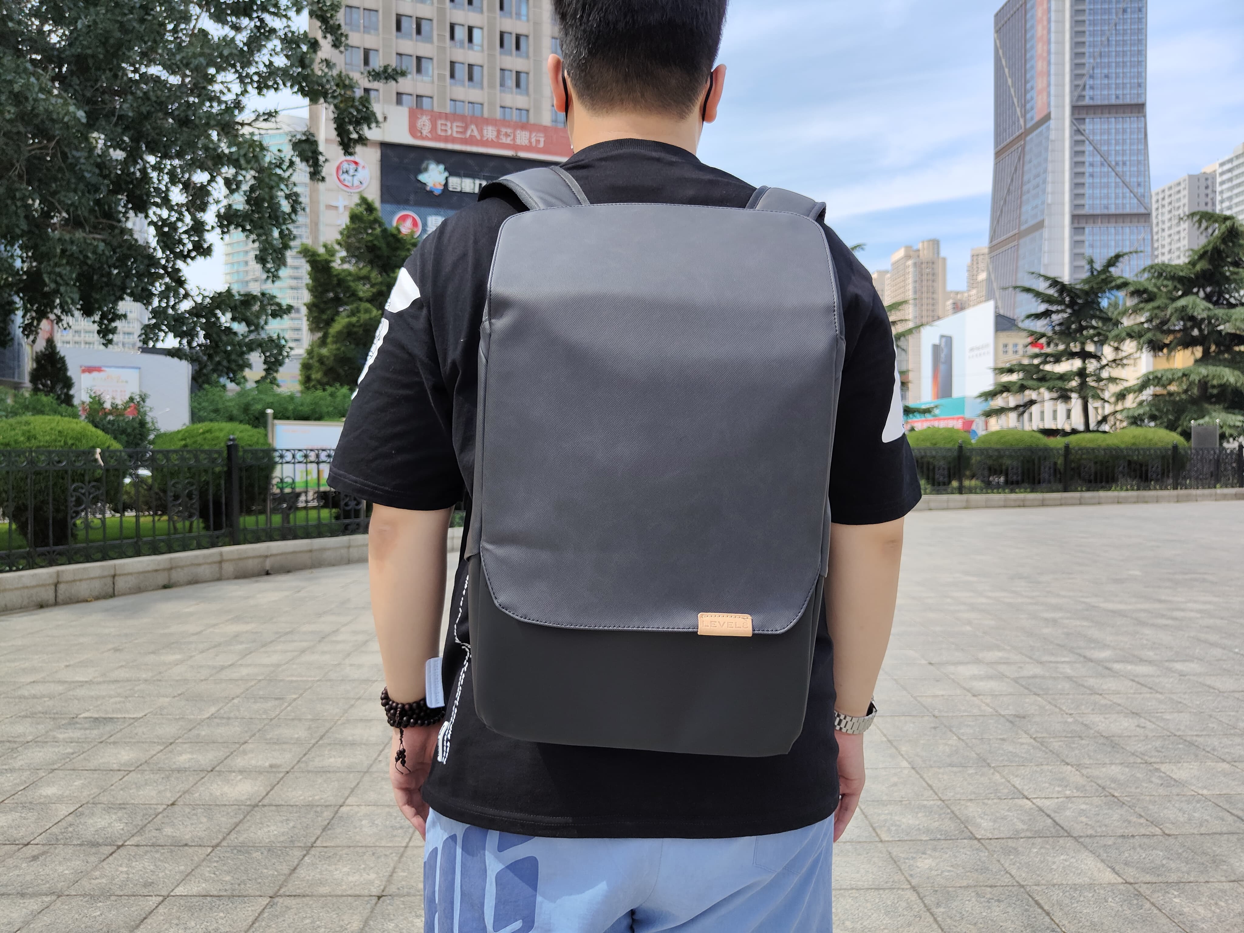 簡(jiǎn)約立體的都市背包，辦公通勤的零感體驗(yàn)！