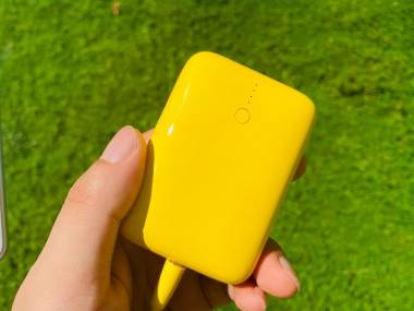移速Q(mào)10快充充電寶體驗：小體積大容量，女生的顏值好物
