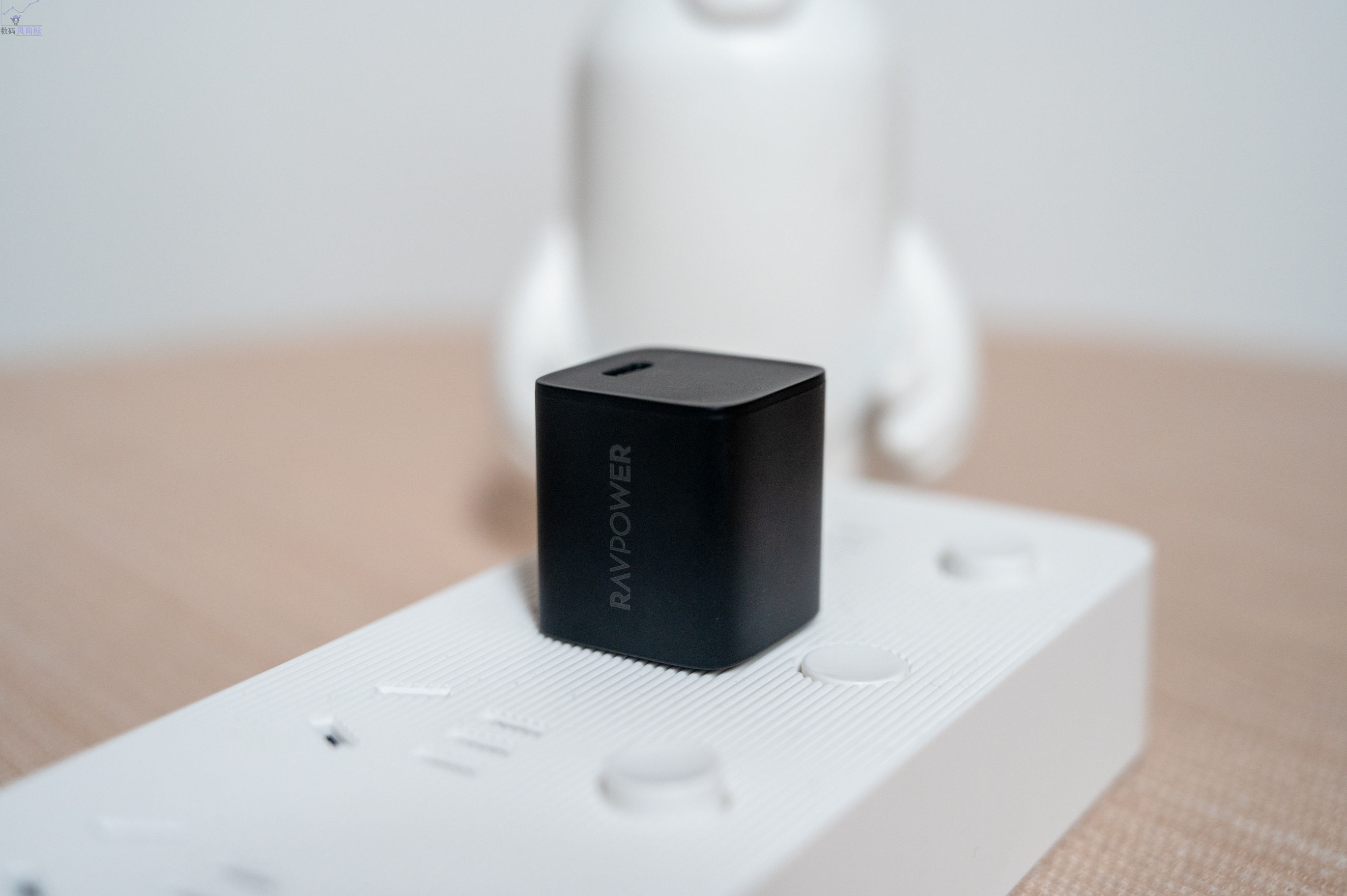 安全好用的快充頭，iPhone 13的好搭檔，RAVPOWER 20W充電器上手