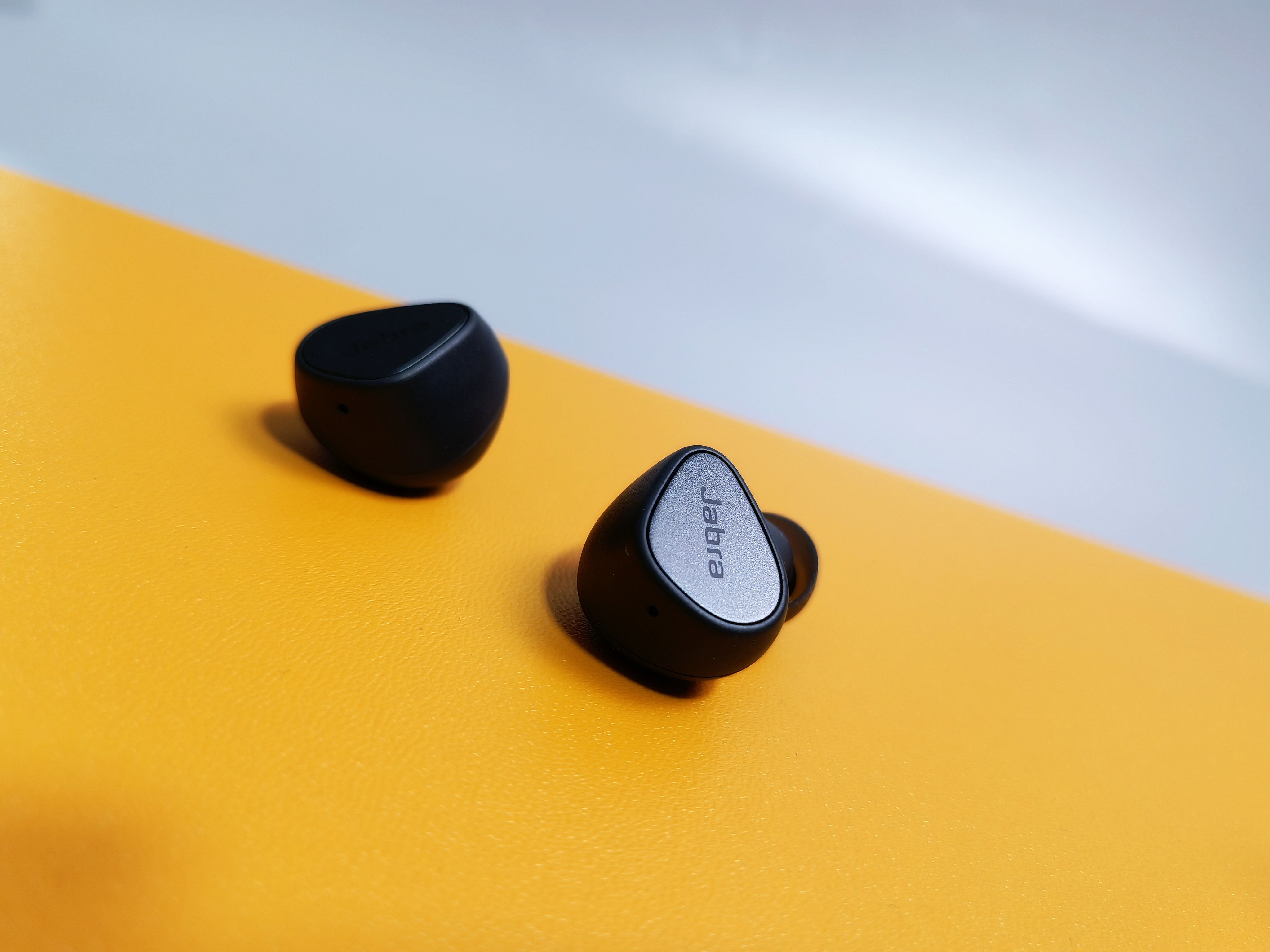 有耳機自北歐來，不亦樂乎？捷波朗(Jabra) E3耳機體驗