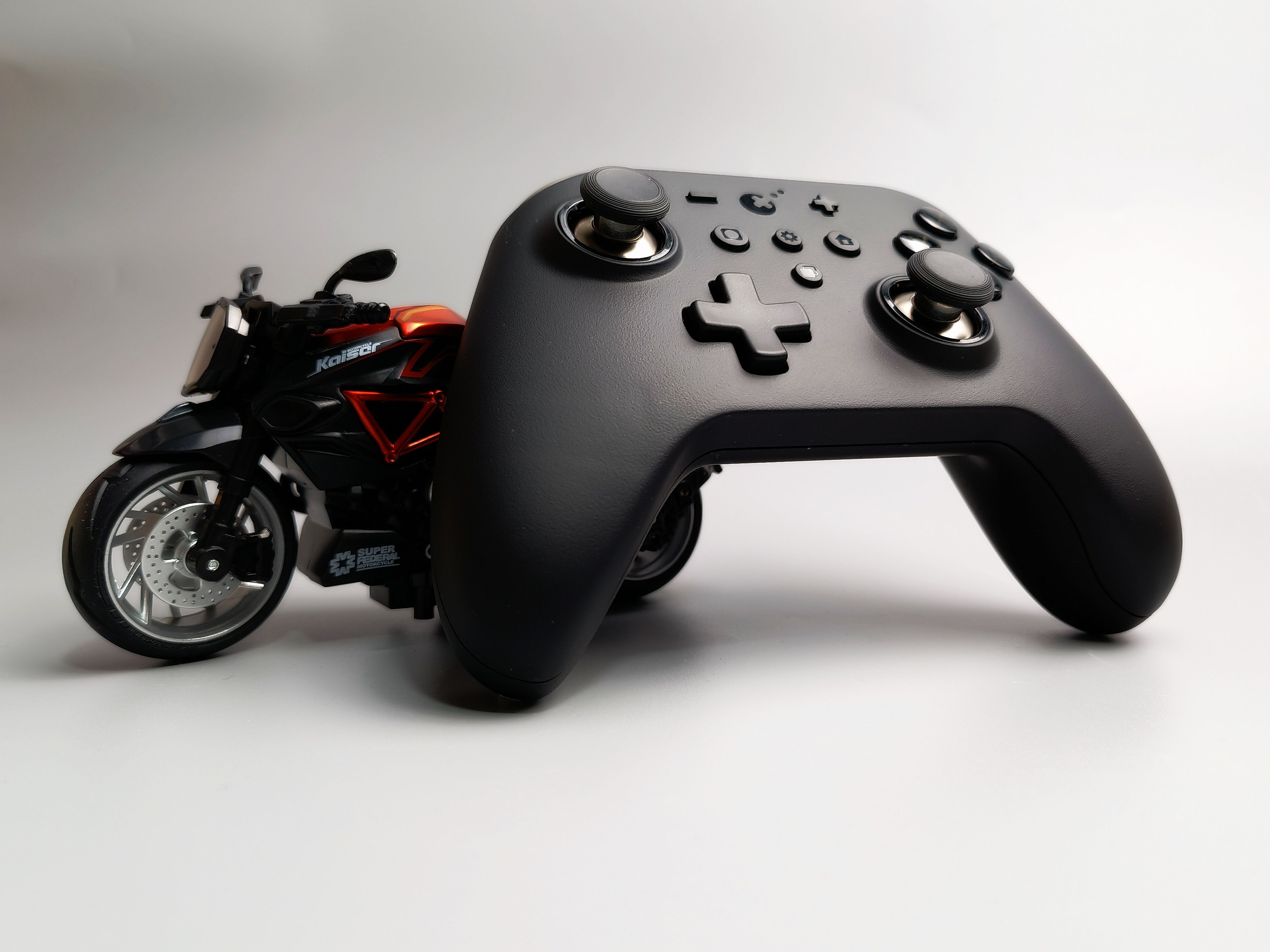 玩分手廚房？給Switch配個手柄，你需要谷粒金剛2PRO