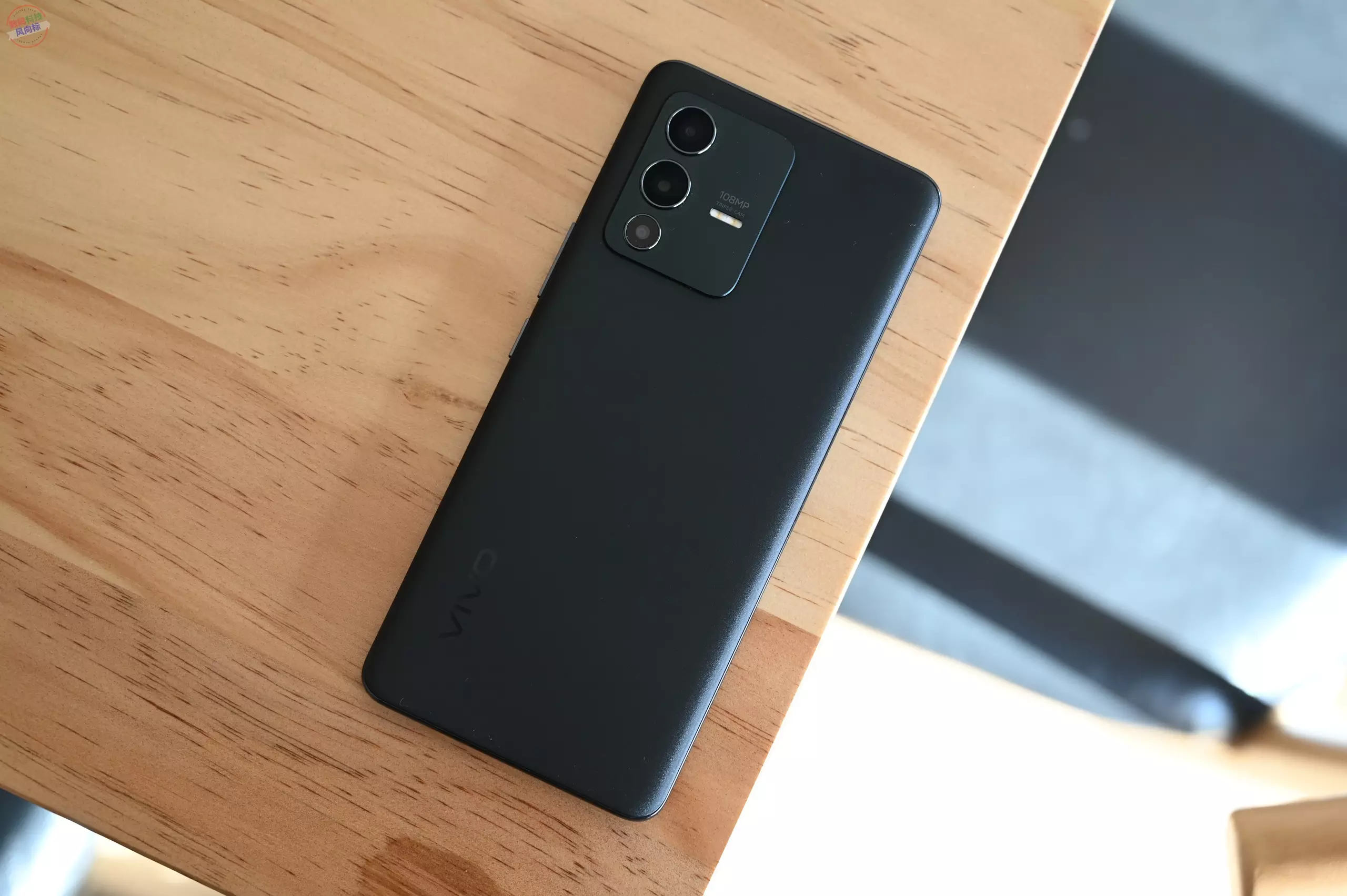 由內(nèi)而外全面進(jìn)化，影像娛樂(lè)都出彩，vivo S12 Pro上手