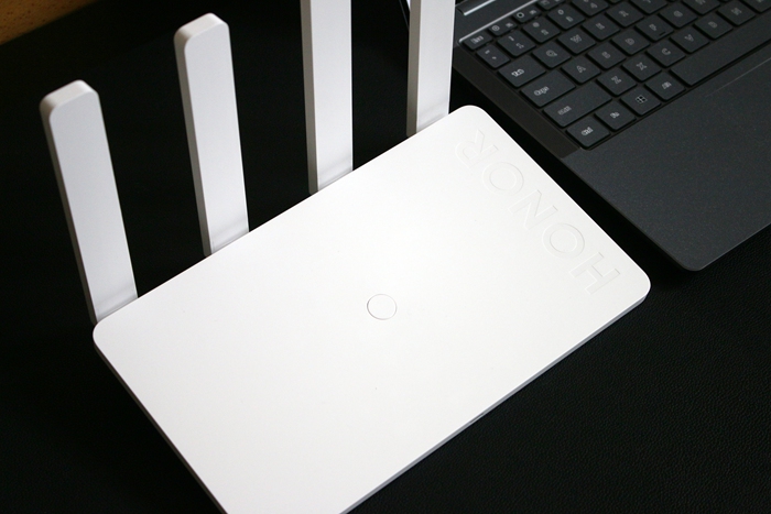 榮耀路由4體驗(yàn)：極速Wi-Fi 6，暢快看8K！