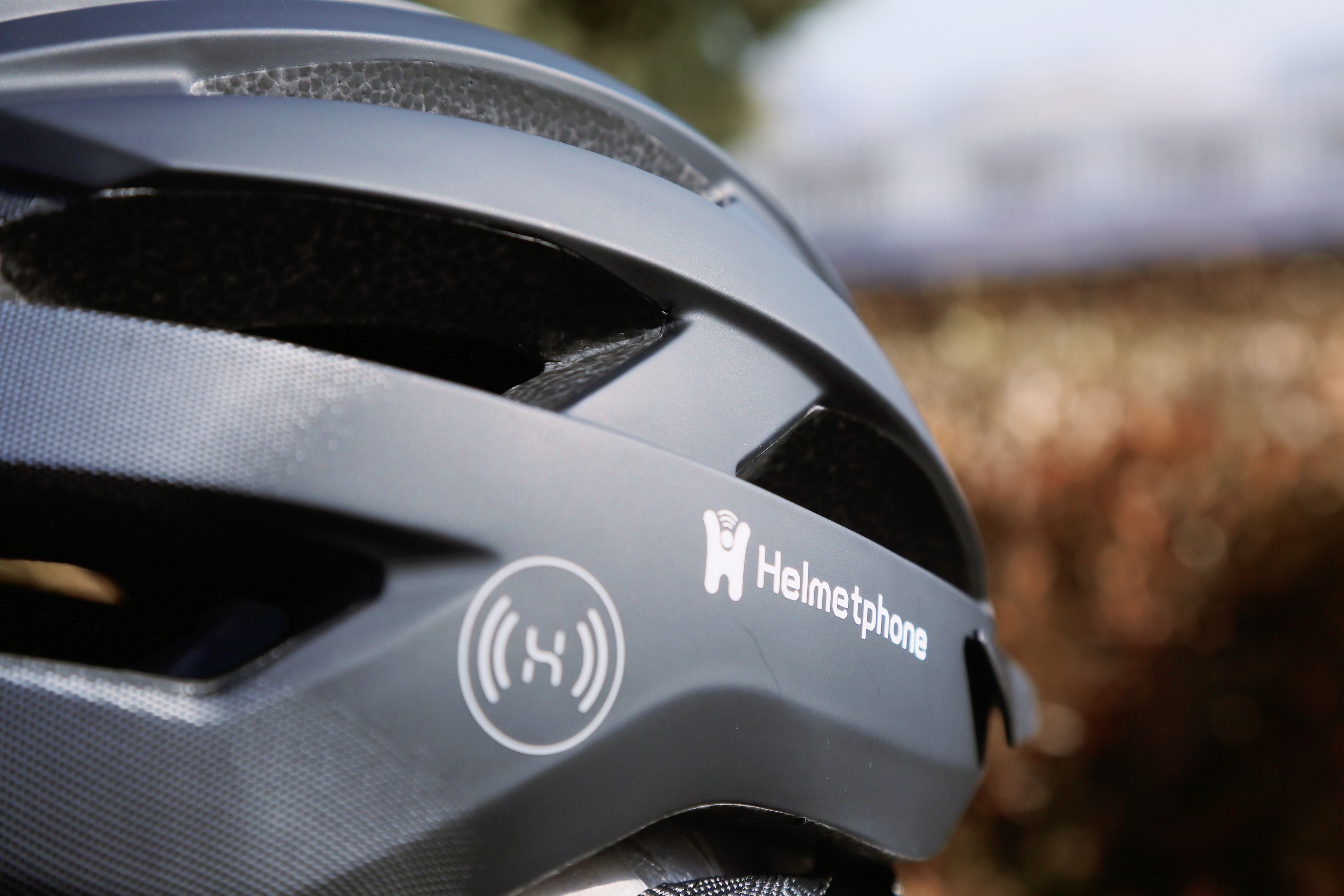  讓騎行更智能更安全，Helmetphone智能頭盔 MT1 Neo