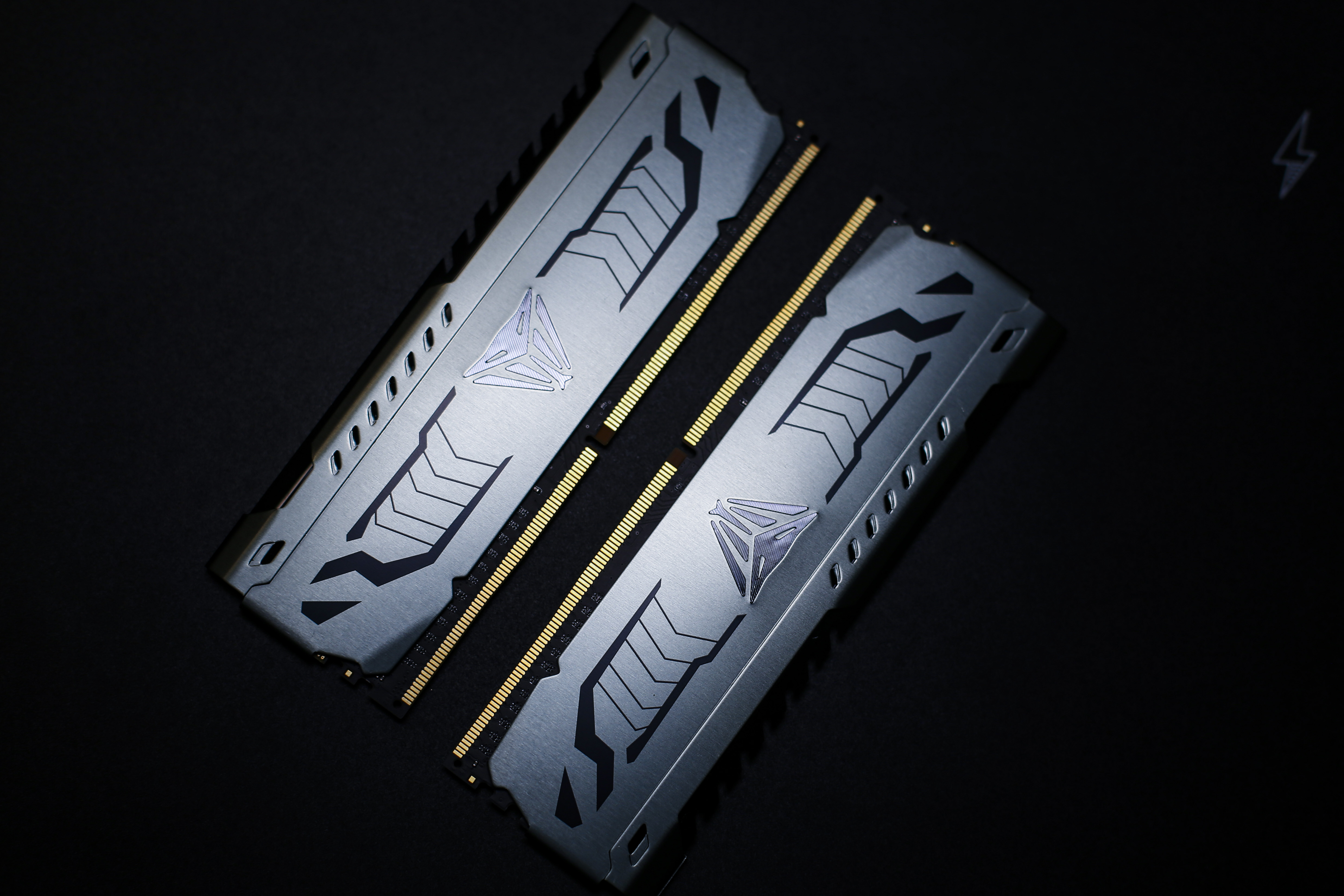 教你如何白嫖內(nèi)存性能， 博帝蟒龍 DDR4 3600超頻測(cè)試