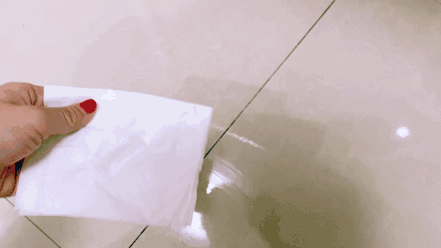 拖地后有一些水漬，不過我喜歡這樣，能拖的很干凈