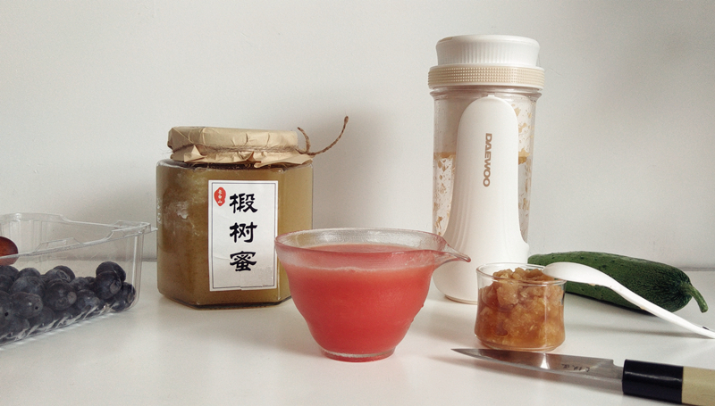 自制健康鮮榨果汁，大宇榨汁機(jī)帶你酷爽一夏