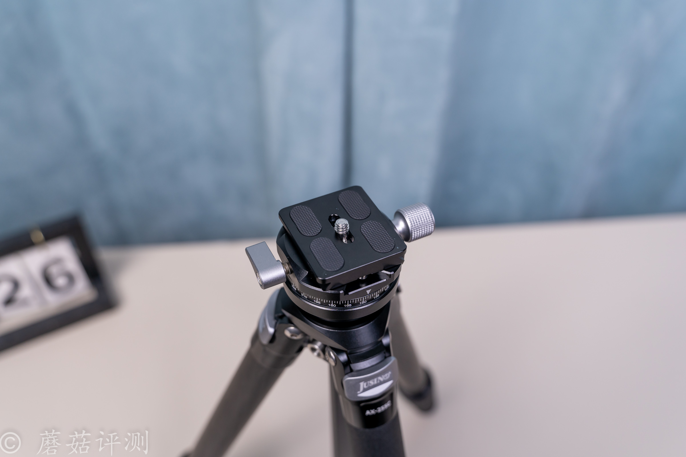 14_20221226_佳鑫悅AX-255C優(yōu)質(zhì)碳纖維三腳架云臺(tái)套裝_微單單電數(shù)碼單反相機(jī)專業(yè)三角架.jpg