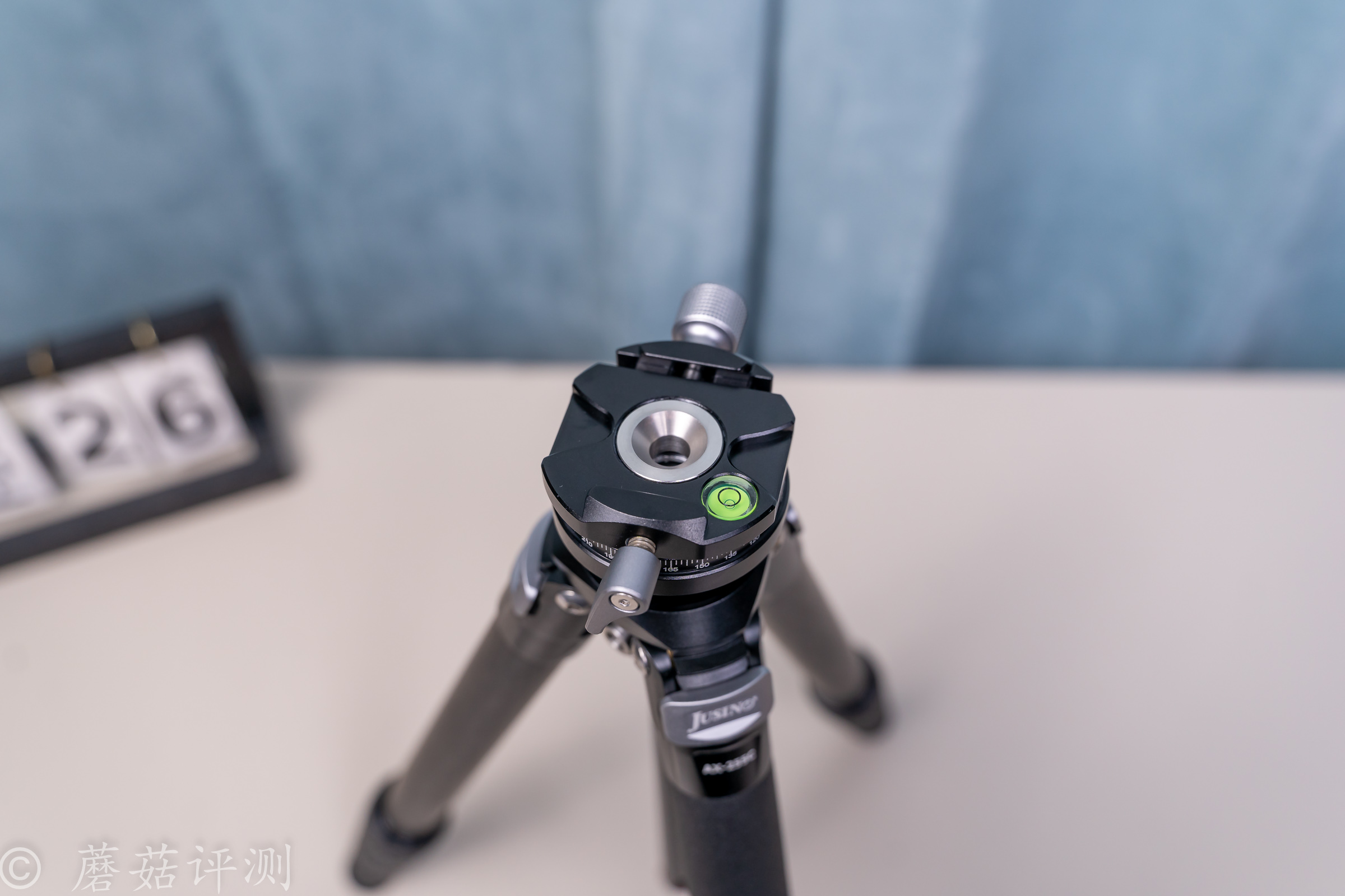 16_20221226_佳鑫悅AX-255C優(yōu)質(zhì)碳纖維三腳架云臺(tái)套裝_微單單電數(shù)碼單反相機(jī)專業(yè)三角架.jpg