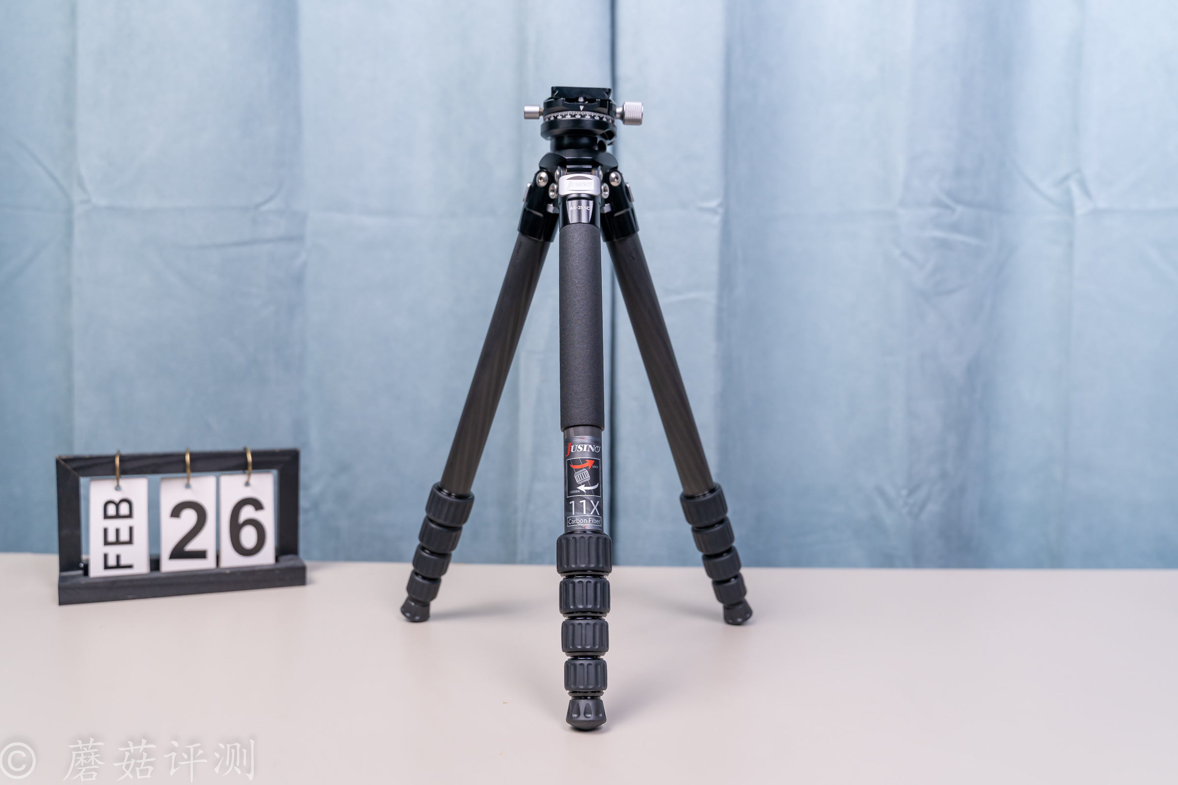 輕巧便攜，形態(tài)多變，佳鑫悅AX-255C魔法棒碳纖維三腳架 體驗評測