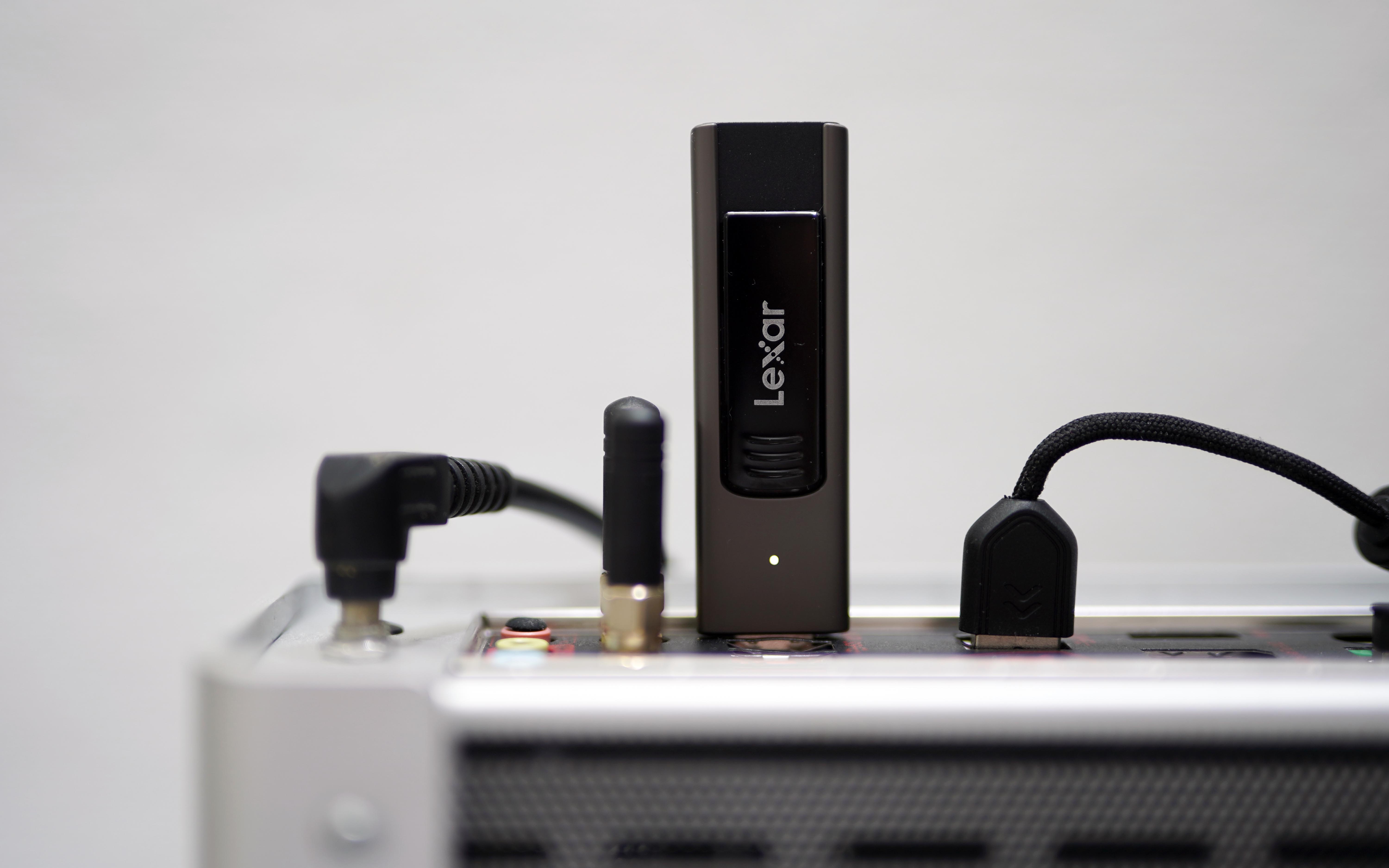 2023年，百元能買到什么U盤？讀速400MB/s！雷克沙M900開箱測評